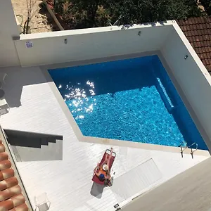 https://apartments-labirint-queen.in-istria.net